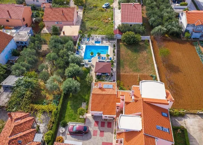 Apartament Dalmatina Mit Pool Fuer 4-1 Personen By Interhome *