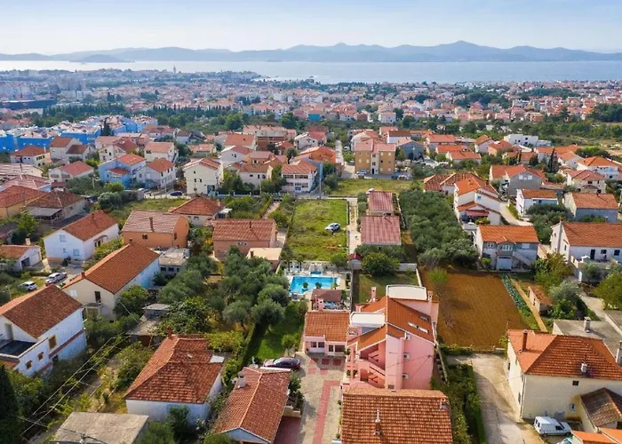 Dalmatina Mit Pool Fuer 4-1 Personen By Interhome Daire Zadar