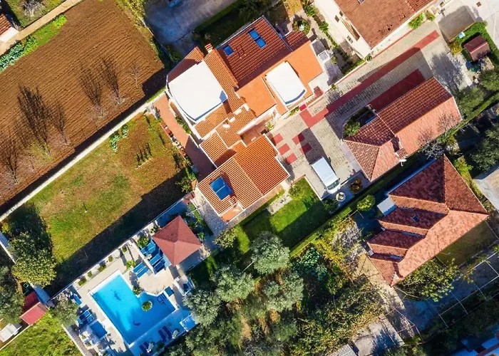 Apartman Dalmatina Mit Pool Fuer 4-1 Personen By Interhome Zára