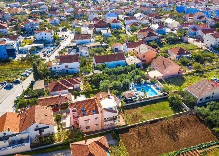 Dalmatina Mit Pool Fuer 4-1 Personen By Interhome Apartament Zadar
