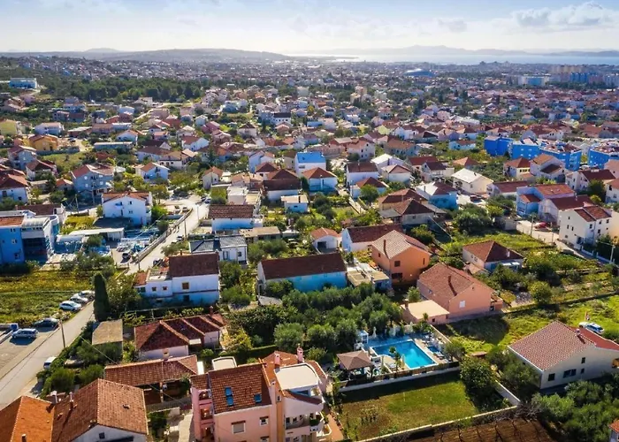 Apartman Dalmatina Mit Pool Fuer 4-1 Personen By Interhome Zára
