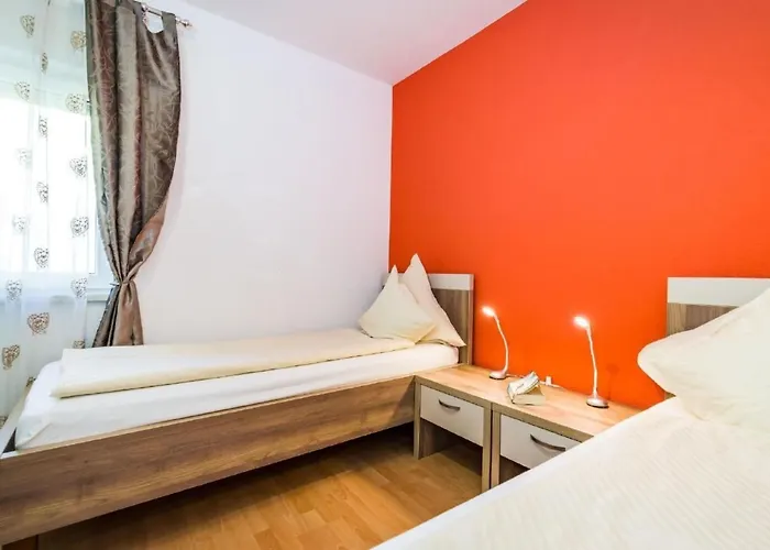 Apartament Dalmatina Mit Pool Fuer 4-1 Personen By Interhome Zadar