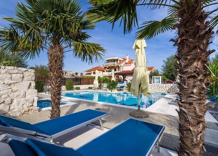 Apartament Dalmatina Mit Pool Fuer 4-1 Personen By Interhome Zadar
