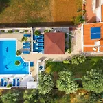 Dalmatina Mit Pool Fuer 4-1 Personen By Interhome Lägenhet Zadar