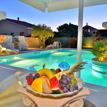 Dalmatina Mit Pool Fuer 4-1 Personen By Interhome *