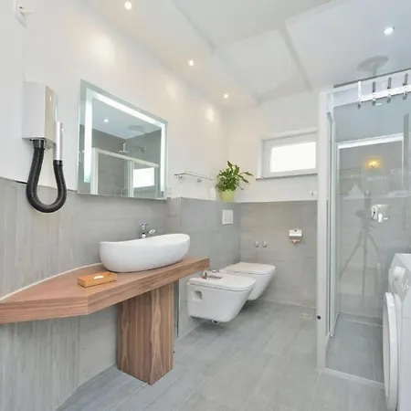 Dalmatina Mit Pool Fuer 4-1 Personen By Interhome Apartman Zadar
