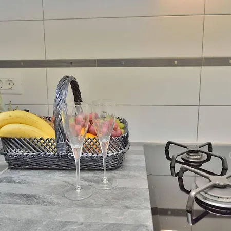 Apartman Dalmatina Mit Pool Fuer 4-1 Personen By Interhome
