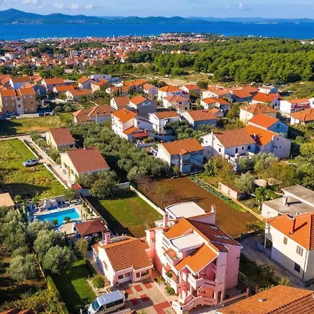 Apartman Dalmatina Mit Pool Fuer 4-1 Personen By Interhome *