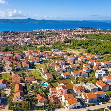 Dalmatina Mit Pool Fuer 4-1 Personen By Interhome זאדאר