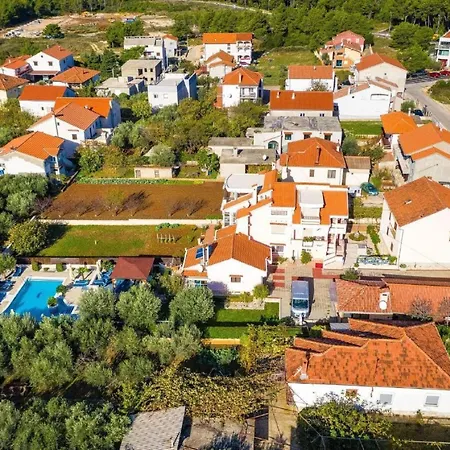 Dalmatina Mit Pool Fuer 4-1 Personen By Interhome דירה