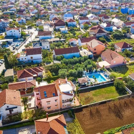 Dalmatina Mit Pool Fuer 4-1 Personen By Interhome Apartman Zára