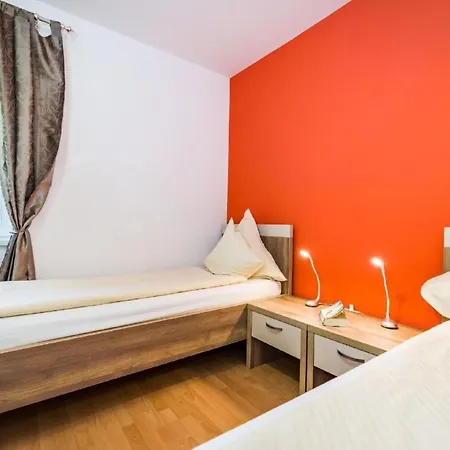 Apartman Dalmatina Mit Pool Fuer 4-1 Personen By Interhome Zára