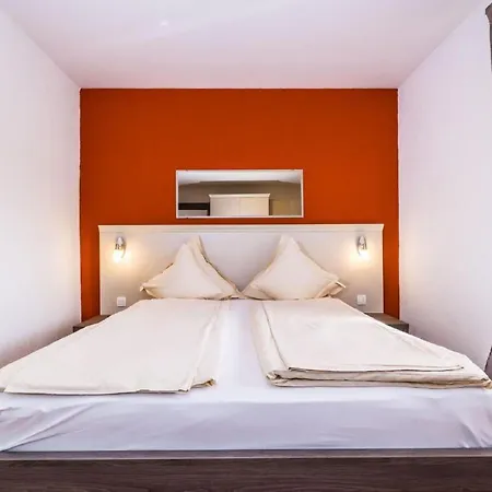 Apartman Dalmatina Mit Pool Fuer 4-1 Personen By Interhome Zára
