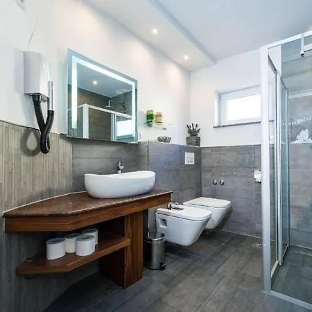 Dalmatina Mit Pool Fuer 4-1 Personen By Interhome Zára