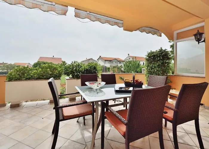 Dalmatina Mit Pool Fuer 4-1 Personen By Interhome *