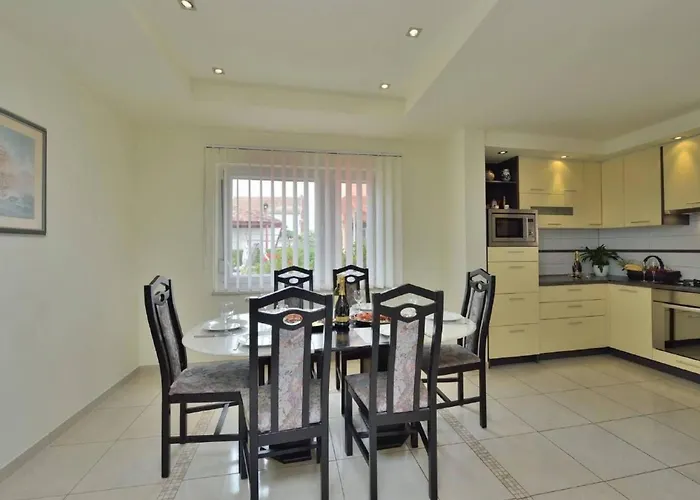 Dalmatina Mit Pool Fuer 4-1 Personen By Interhome * זאדאר