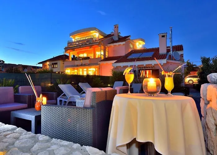 Dalmatina Mit Pool Fuer 4-1 Personen By Interhome *