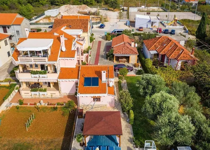 דירה Dalmatina Mit Pool Fuer 4-1 Personen By Interhome זאדאר