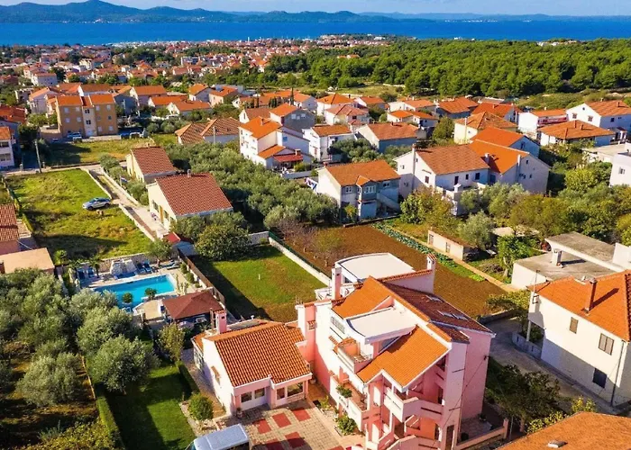 Dalmatina Mit Pool Fuer 4-1 Personen By Interhome