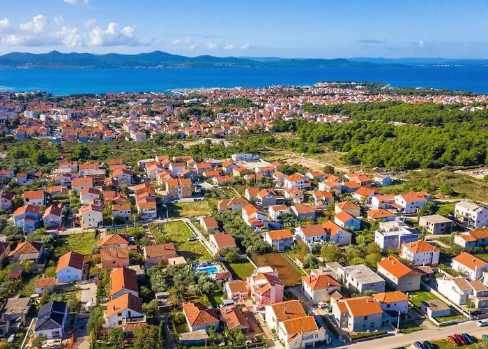 Dalmatina Mit Pool Fuer 4-1 Personen By Interhome Zadar