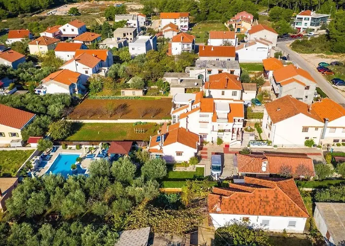 Dalmatina Mit Pool Fuer 4-1 Personen By Interhome דירה