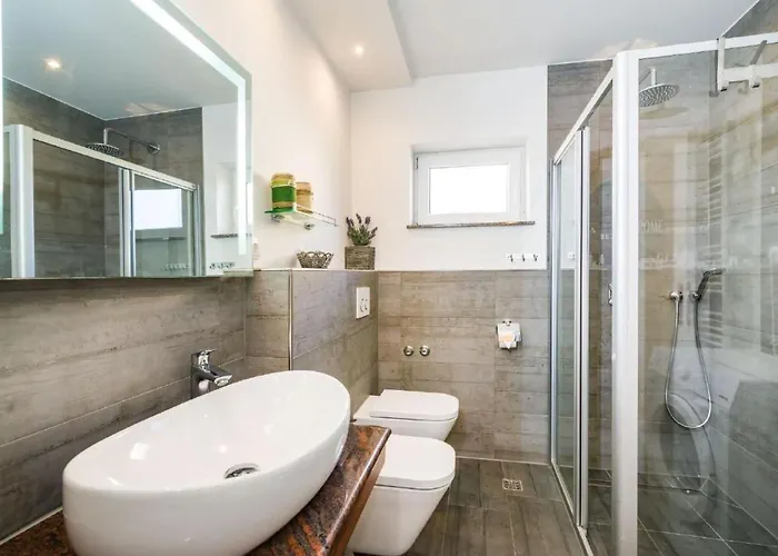 Dalmatina Mit Pool Fuer 4-1 Personen By Interhome